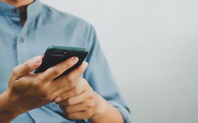 Si un empleado te envía un mensaje de WhatsApp, ¿justifica una ausencia por enfermedad?
